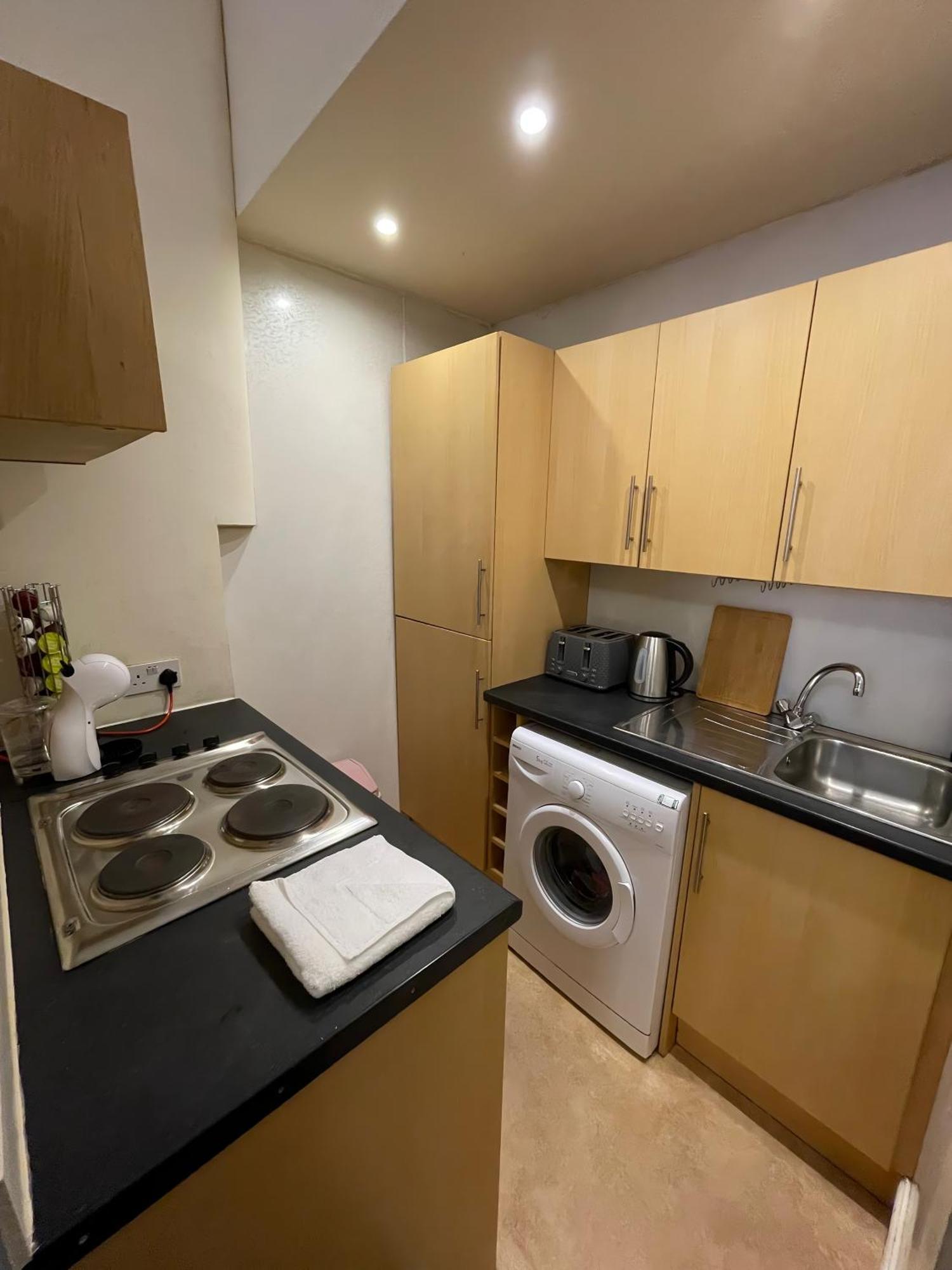 Comfy 2 Bedroom Flat Near Edinburgh City Center Eksteriør billede