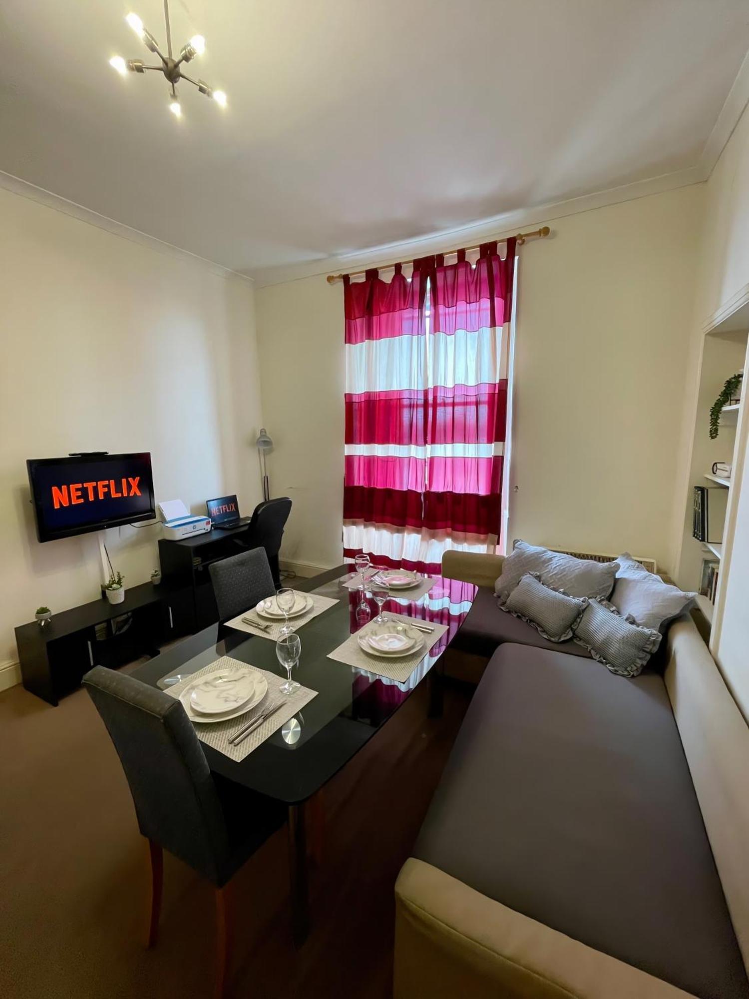 Comfy 2 Bedroom Flat Near Edinburgh City Center Eksteriør billede